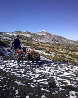Mountaibiking around Llano de la Rosa; Mt Teide with snow cover